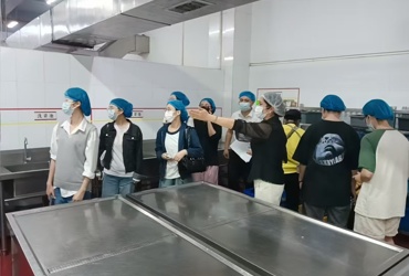 乐天堂f88开展学生食堂开放日活动